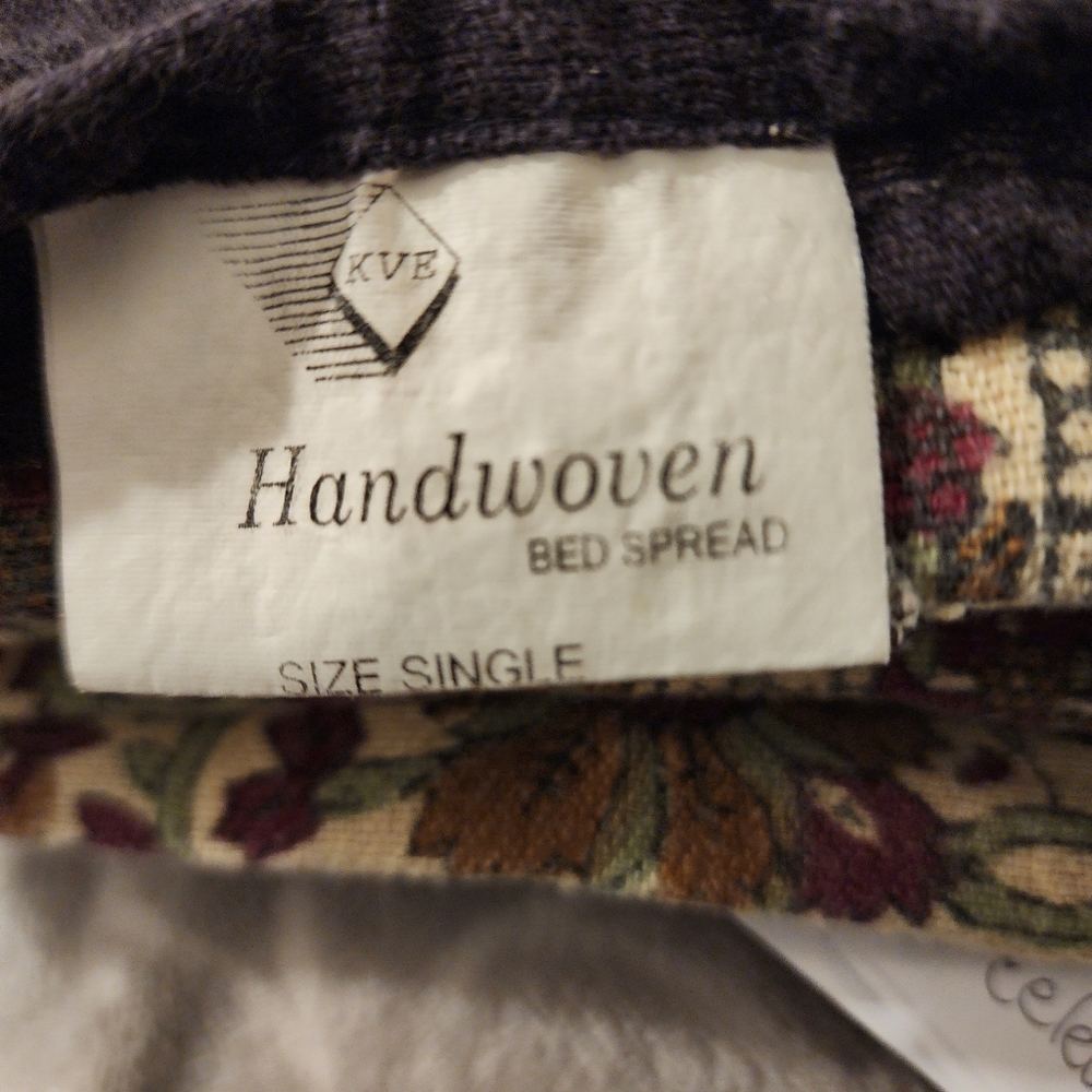 Bedspread - Picture 5 of 5
